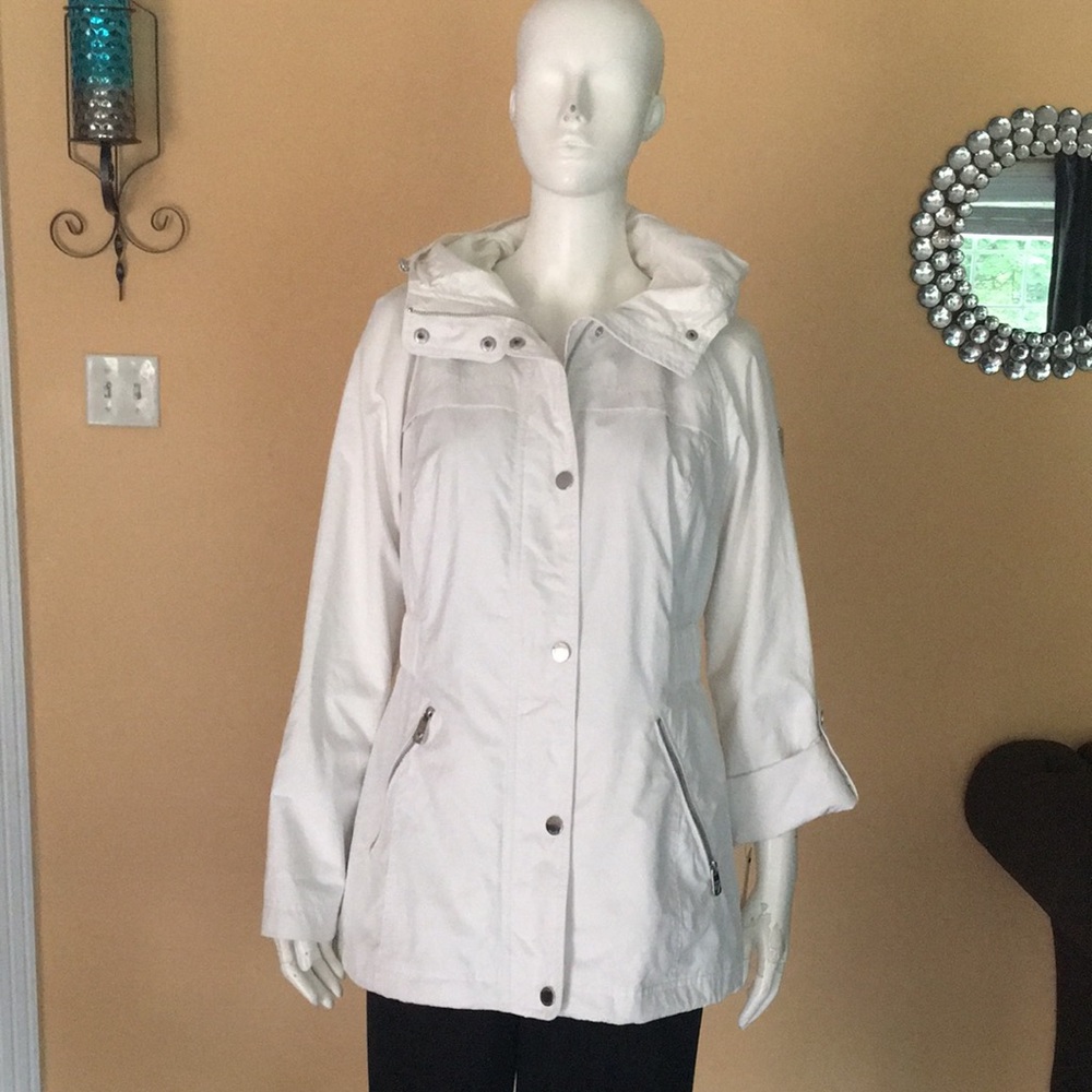 GUESS off white hooded jacket size s